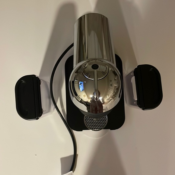 Nespresso Vertuo Espresso machine - Picture 4 of 6